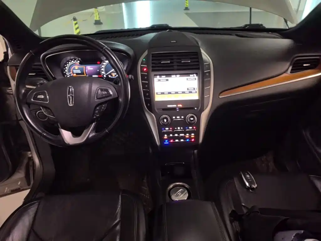 Photo 10 - Lincoln MKC