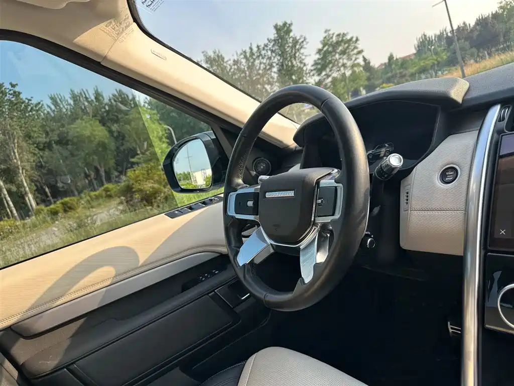 Land Rover Discovery 2021 360PS R-Dynamic SE фото 18