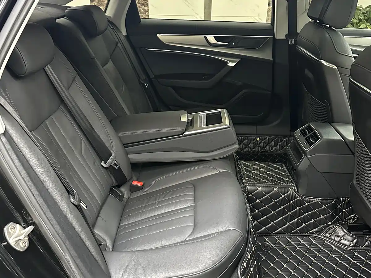 Audi A6L 2019 40 TFSI Luxury Elegance фото 11