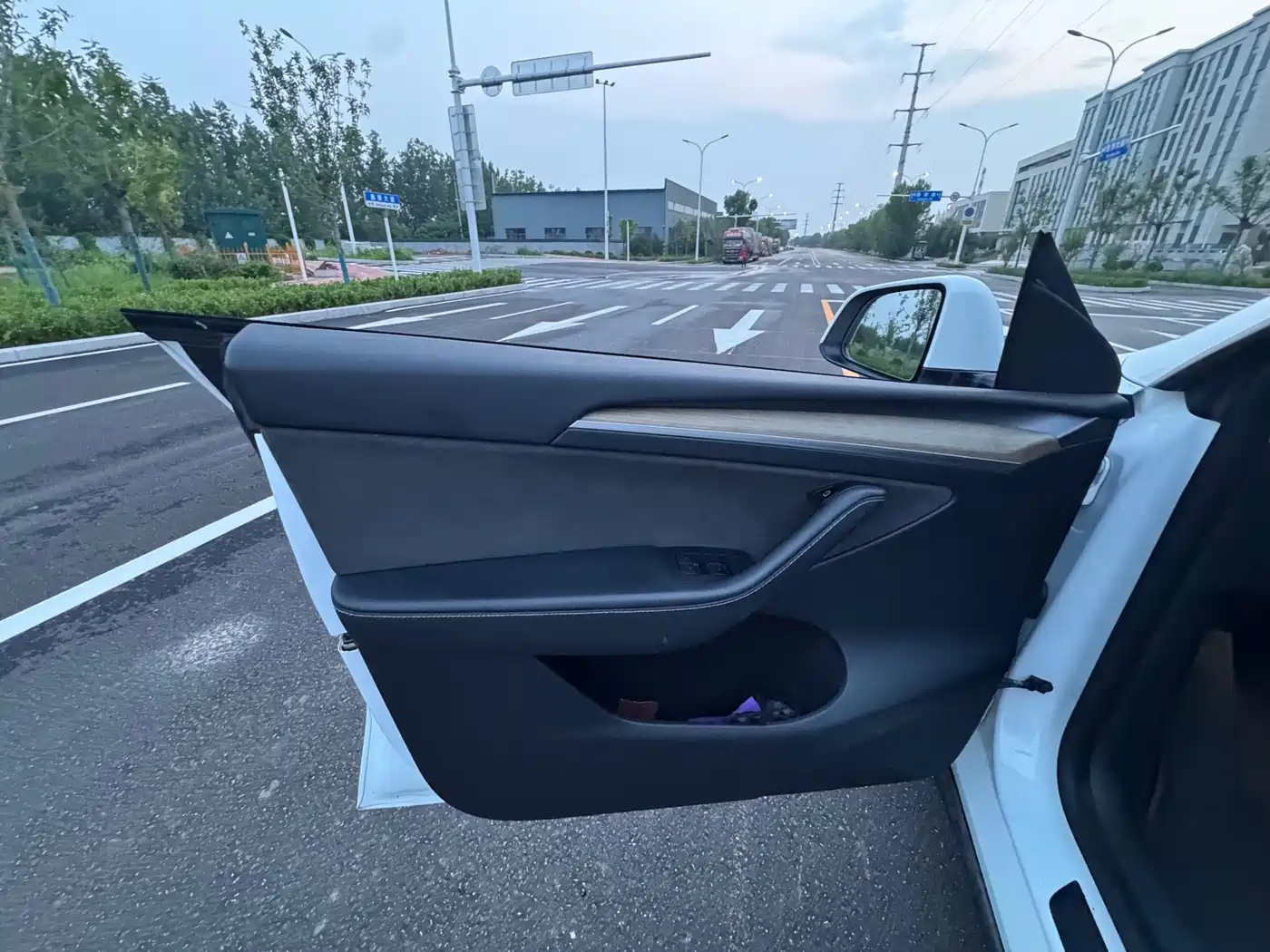 Photo 8 - Tesla Model Y