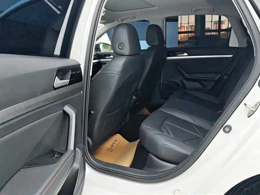 Volkswagen Lavida 2024 Model 300TSI DSG Starlight Leading Edition фото 11