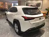 Фото 5 - Lexus UX