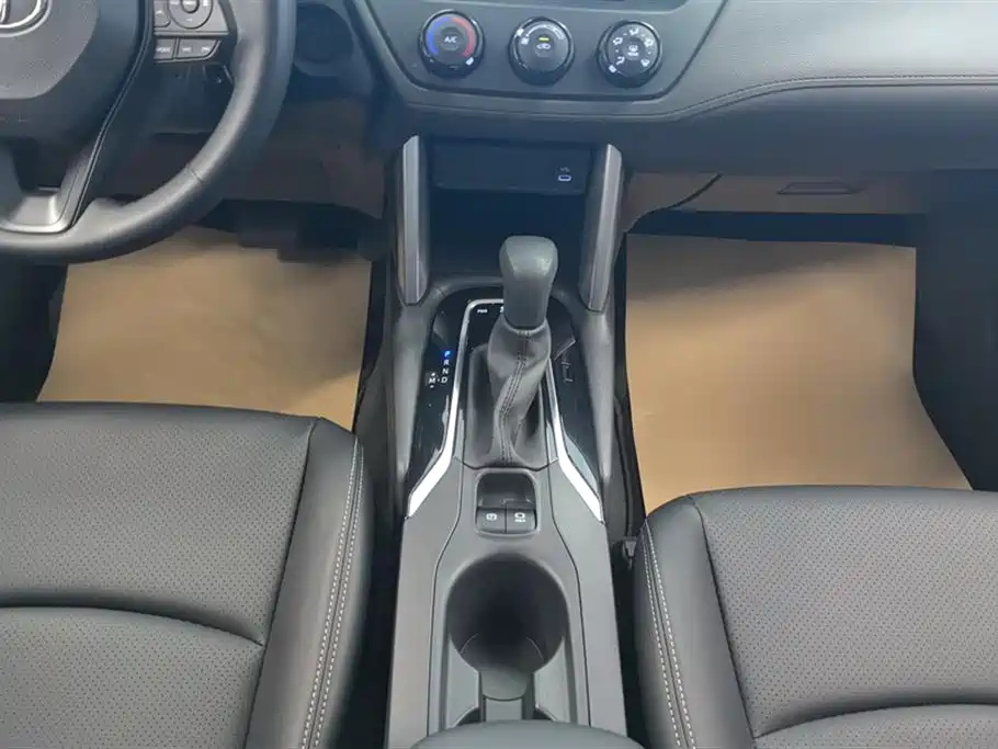 Toyota Corolla Cross 2024 Model 2.0L Pioneer Edition фото 16