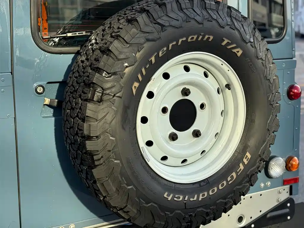 Land Rover Defender 2010 Ice·Fire Limited Edition фото 15