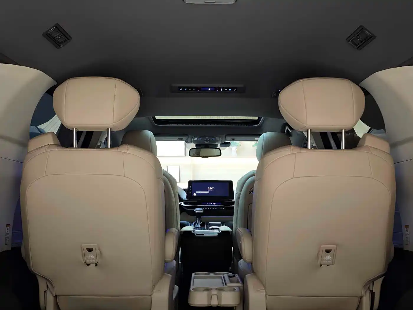 Toyota Sienna 2021 2.5L Hybrid Premium Edition фото 25