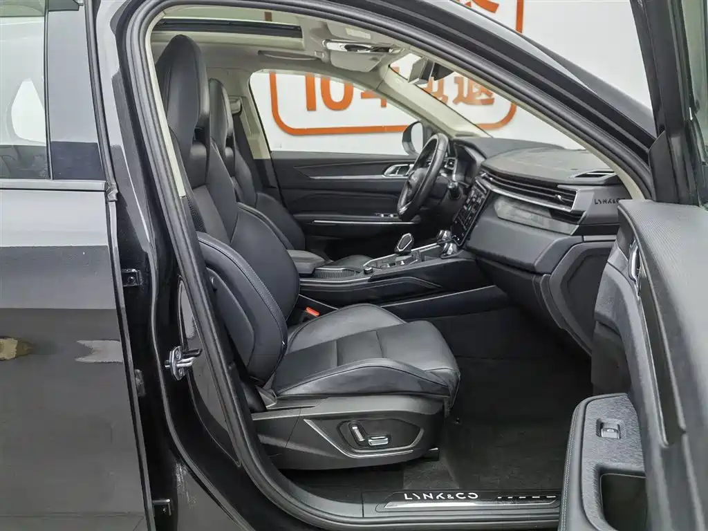 Lynk & Co 01 2021 2.0TD 2WD Pro фото 23