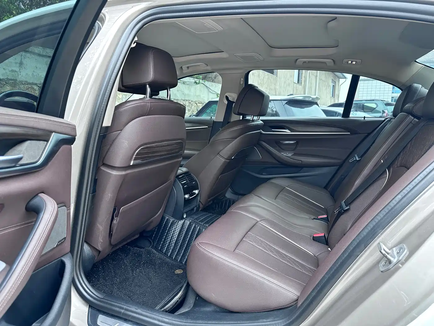 BMW 5 Series 2021 530Li Premium Luxury Package фото 8