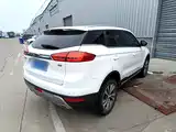 Фото 7 - Geely Atlas