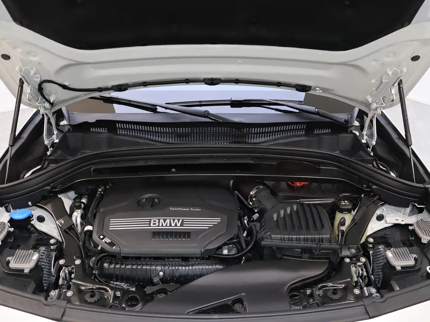 BMW X2 2023 sDrive 25i Radiance Edition фото 8