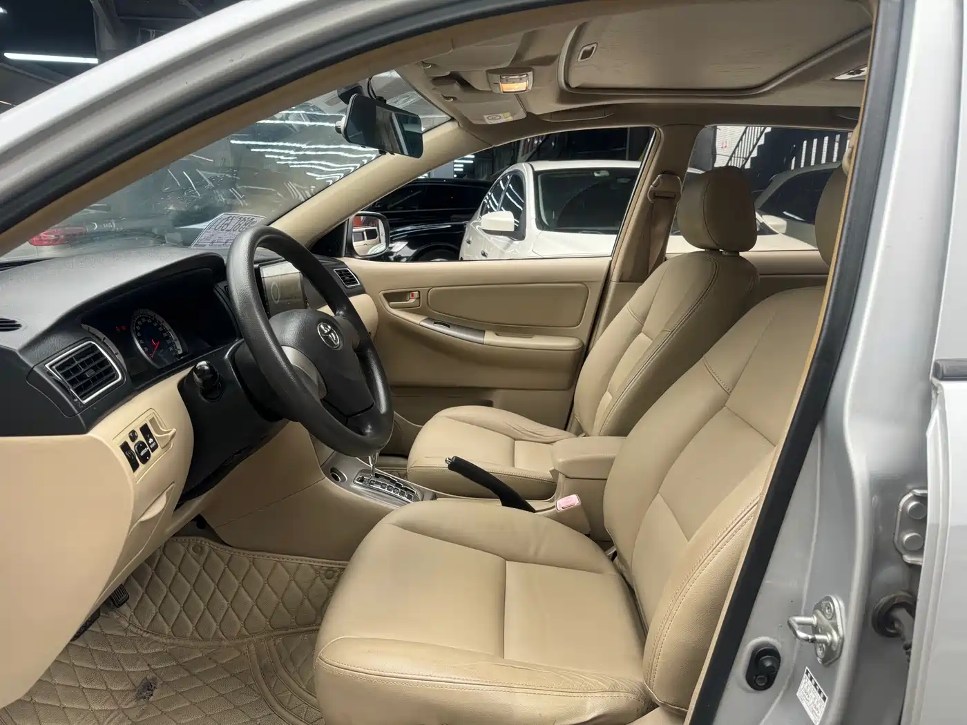 Toyota Corolla 2013 1.6L Automatic Luxury фото 11