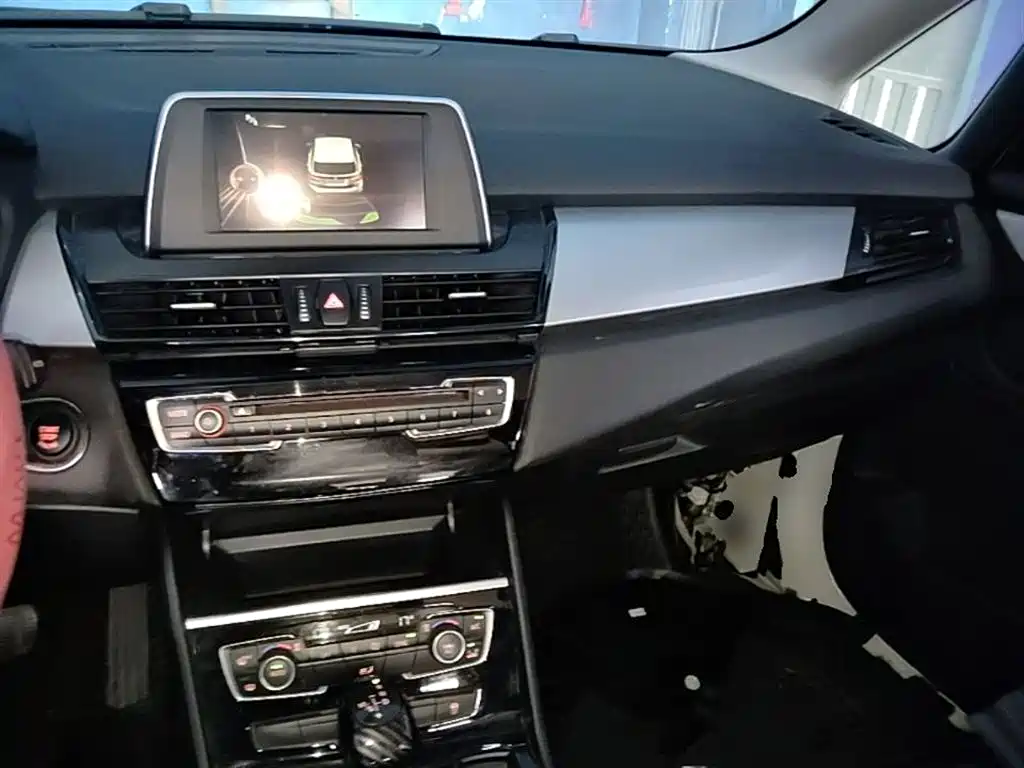 BMW 2 Series Tourer (Import) 2015 218i Leading Type фото 10