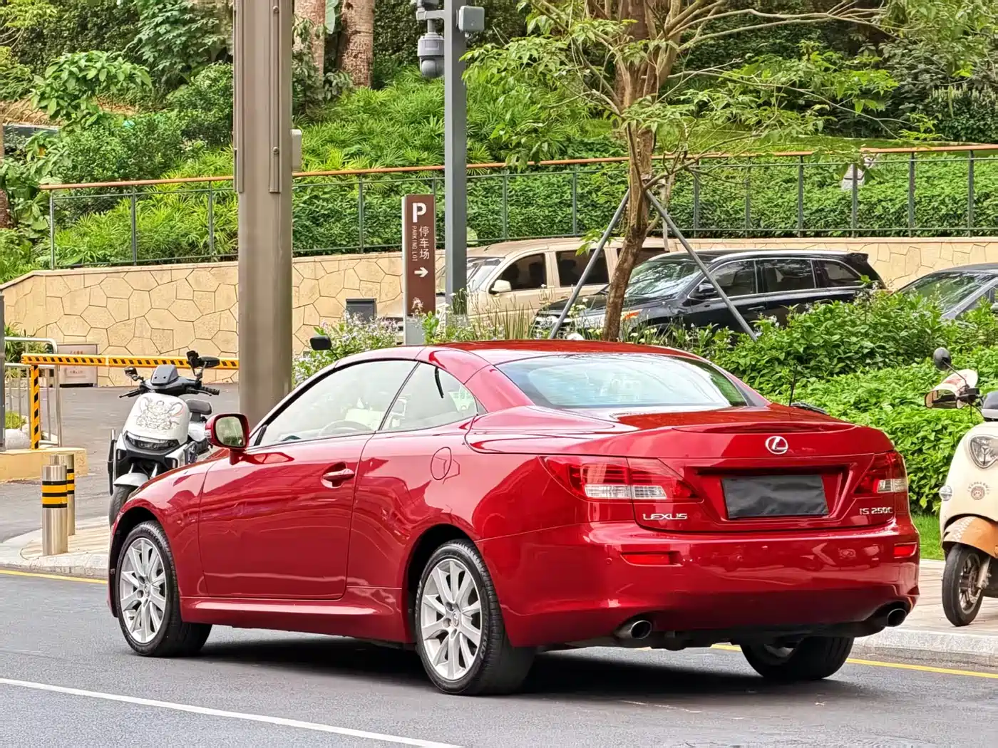 Lexus IS 2011 250C фото 7