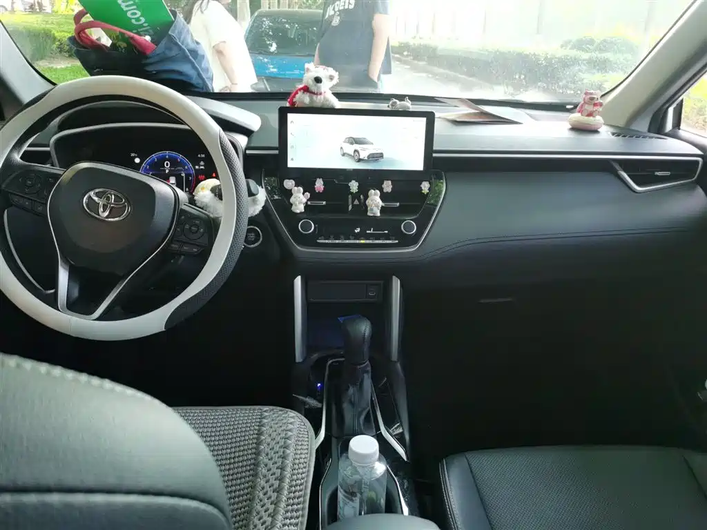 Toyota Frontlander 2023 2.0L CVT Luxury Edition фото 6