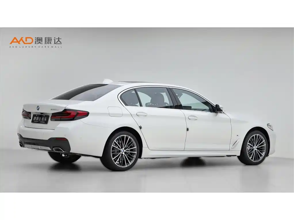 BMW 5 Series 2022 Facelift 530Li Leading M Sport Package фото 3