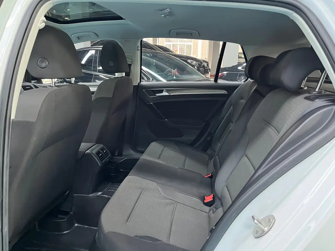 Volkswagen Golf 2016 230TSI Automatic Comfort фото 9