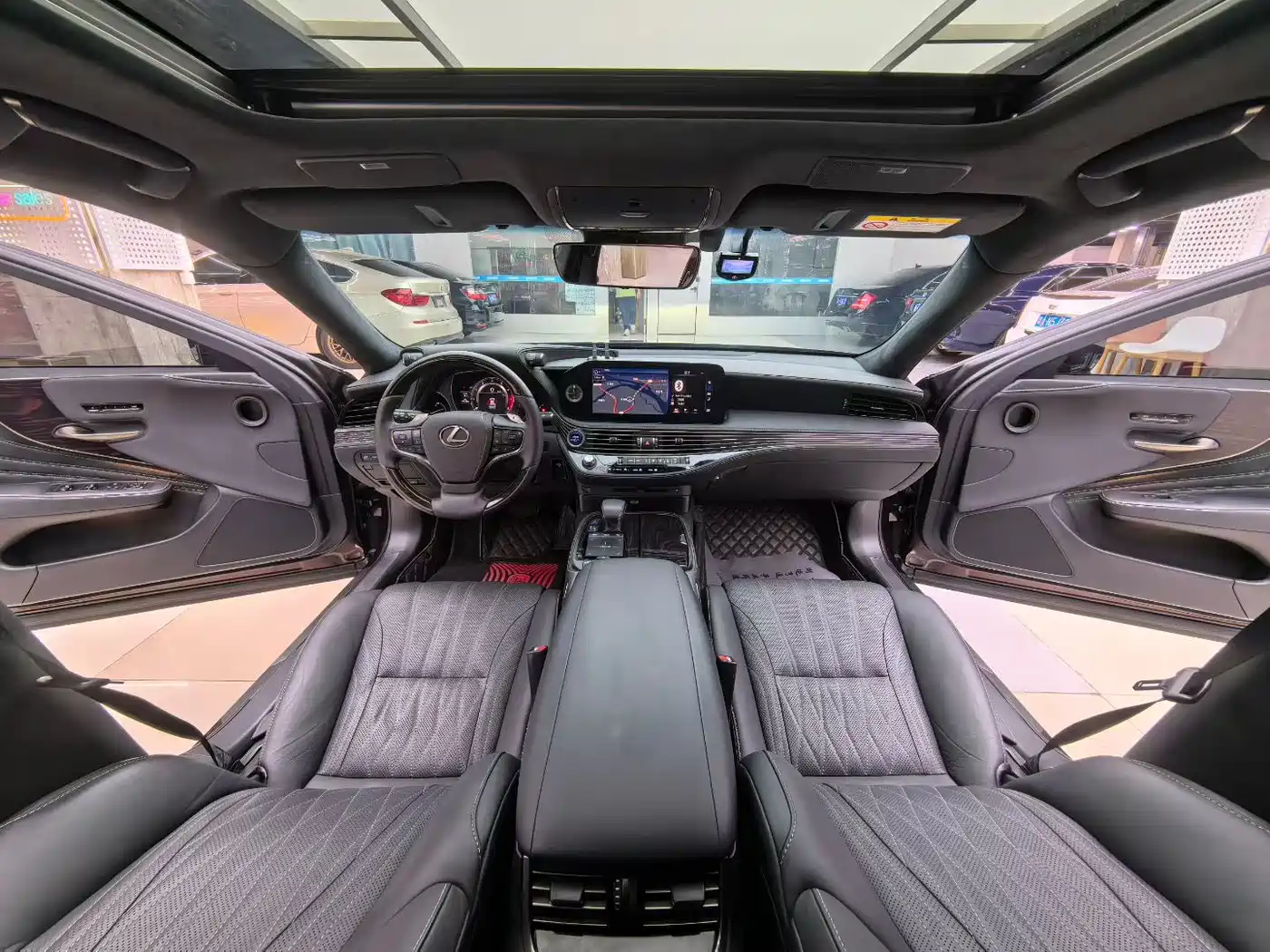 Lexus LS 2021 500h Luxury Edition фото 6