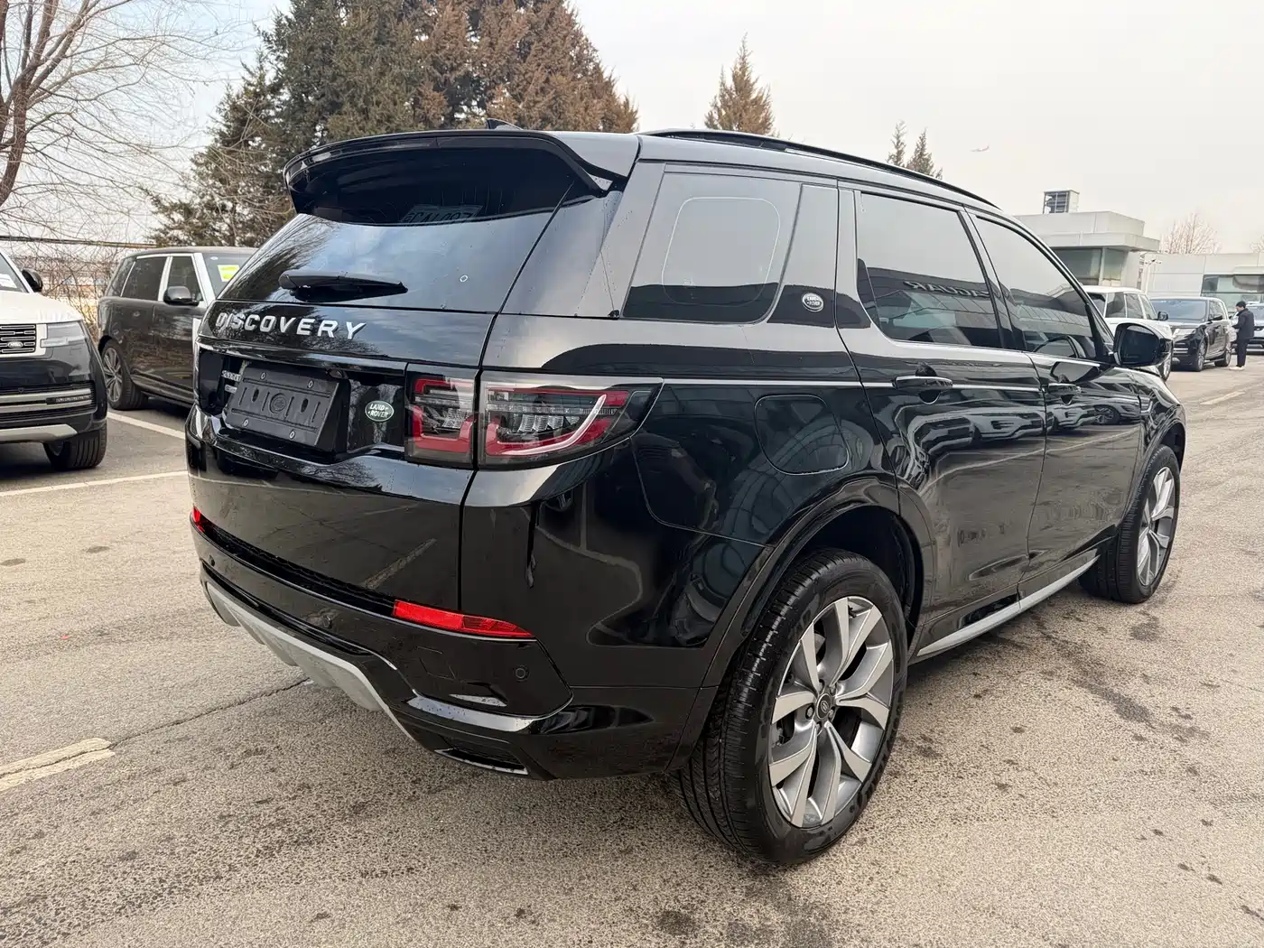 Land Rover Discovery Sport 2025 249PS Performance Tech Edition фото 4