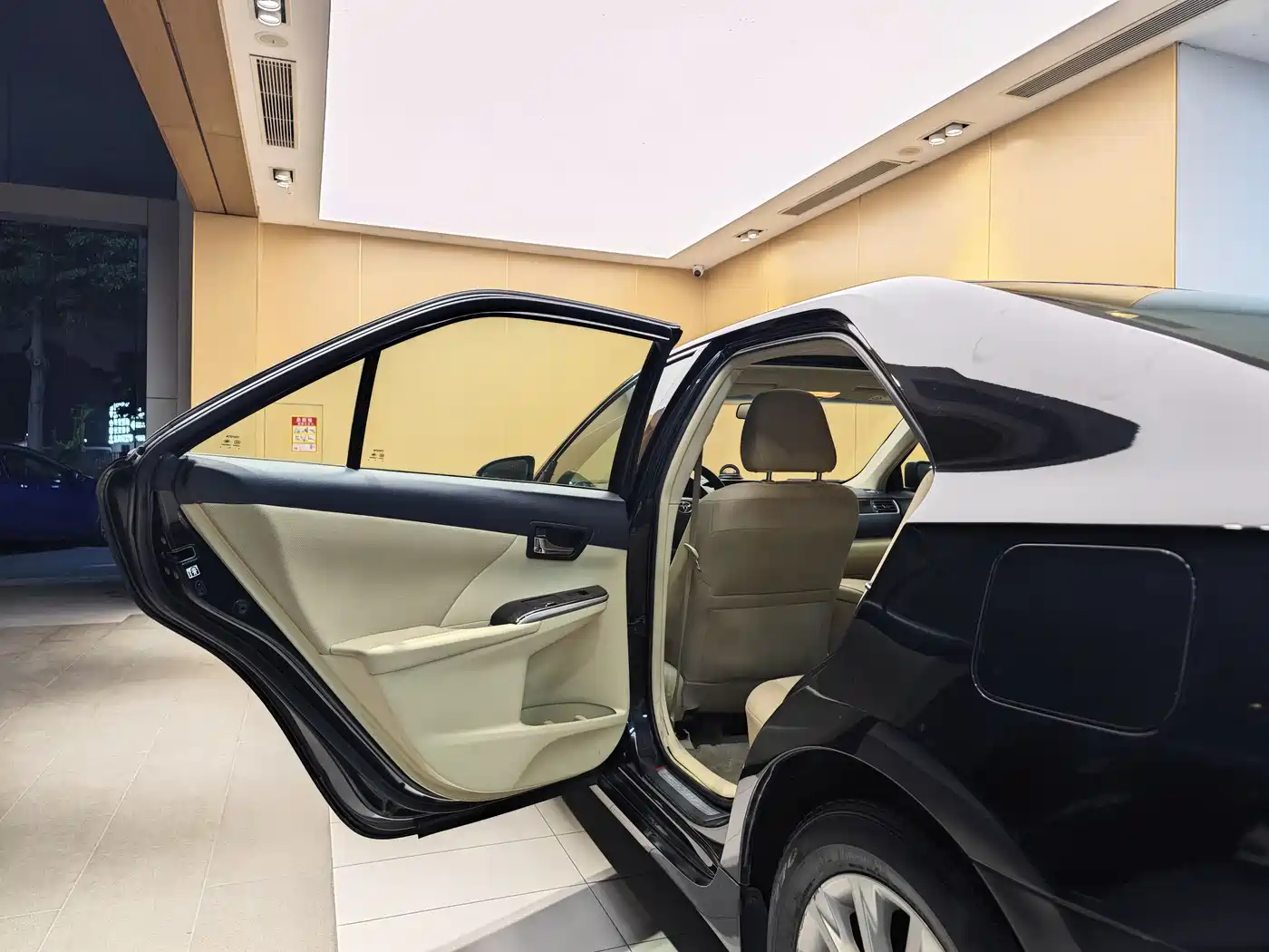 Toyota Camry 2016 2.0E 10th Anniversary Elite Edition фото 21
