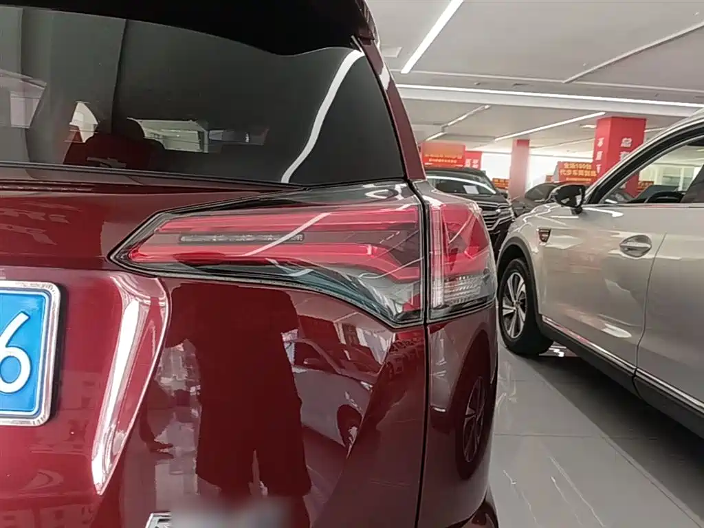 Toyota RAV4 Rongfang 2016 2.0L CVT 2WD Trend (China V) фото 8