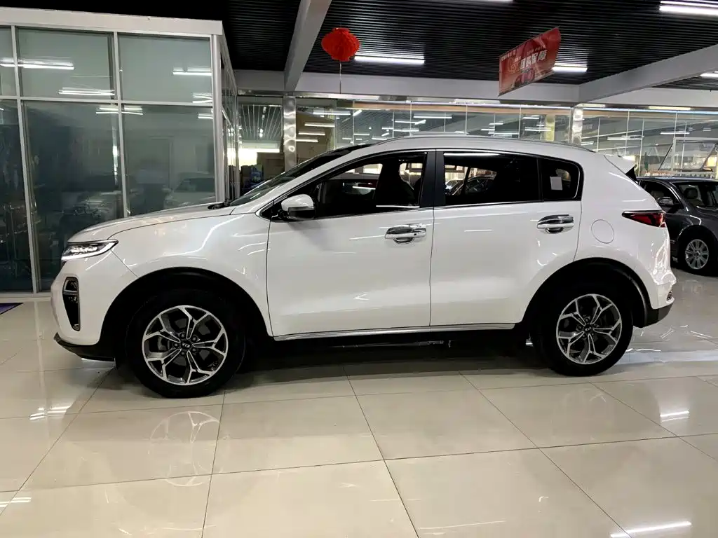 Фото 10 - Kia KX5