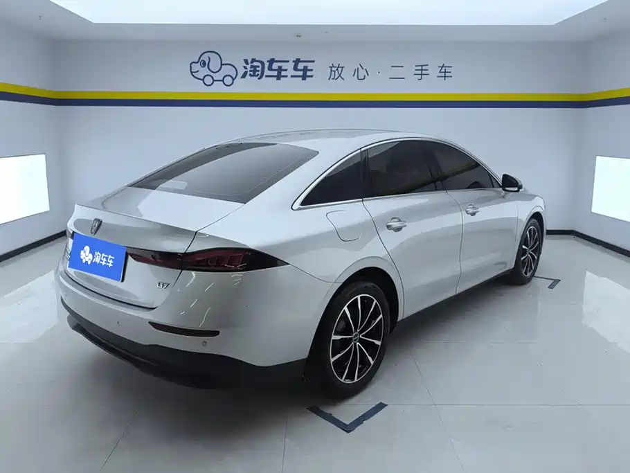 Roewe D7 2025 2025 DMH 125km World Champion Edition