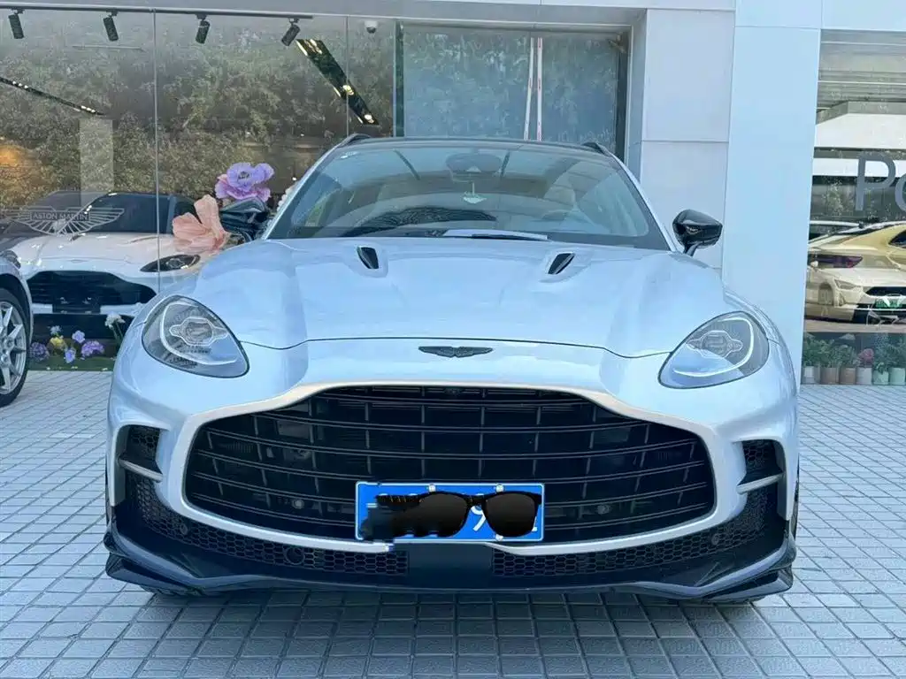 Aston Martin DBX 2023 Model 4.0T V8 707 фото 2