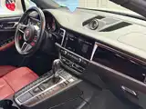 Photo 4 - Porsche Macan