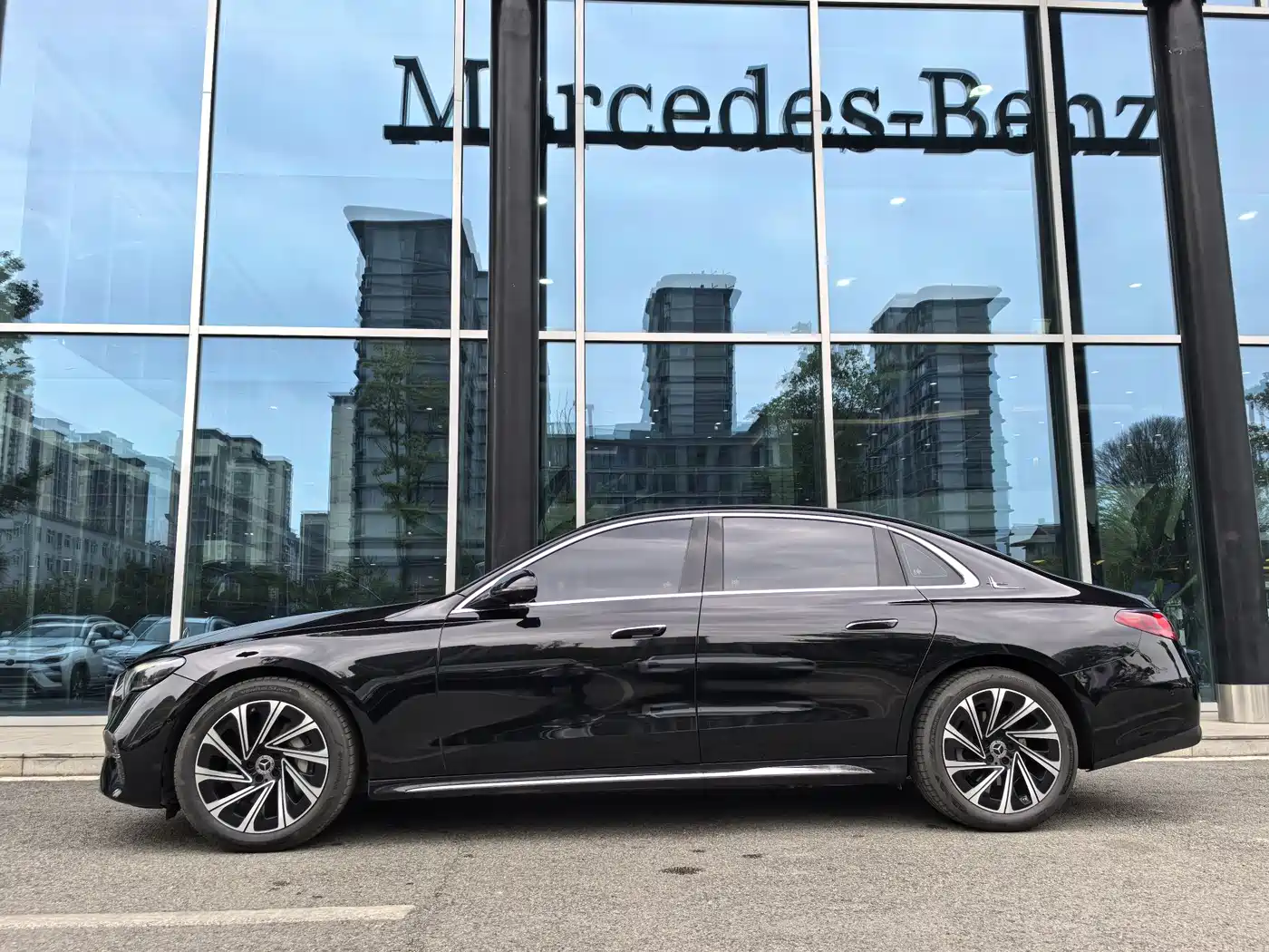 Mercedes-Benz E-Class 2024 Facelift E 300 L Luxury фото 8