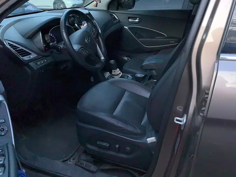 Hyundai Santa Fe 2014 2013 Facelift 2.4L Automatic 4WD Smart