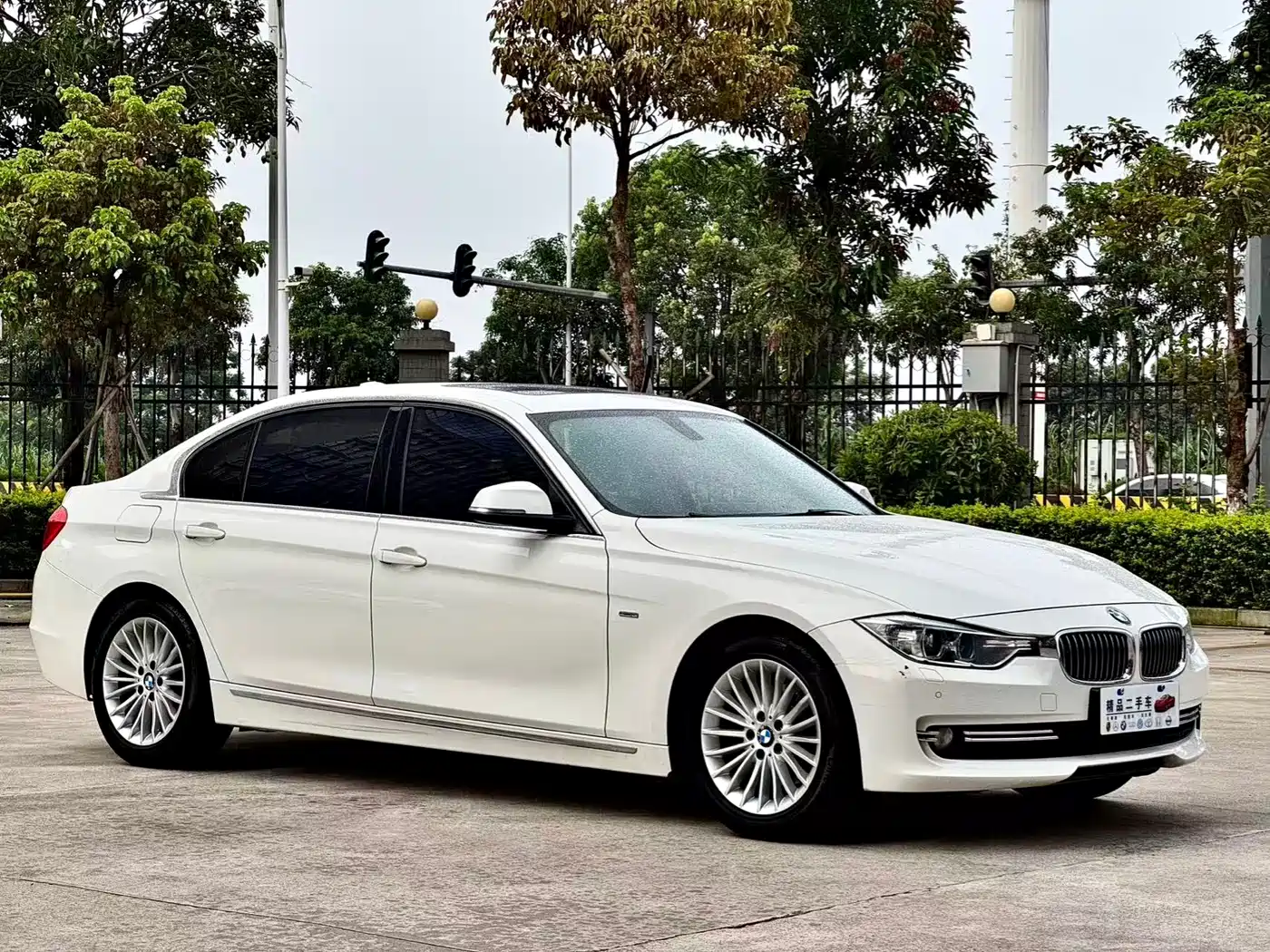 BMW 3 Series 2014 320Li Luxury Design Package фото 3