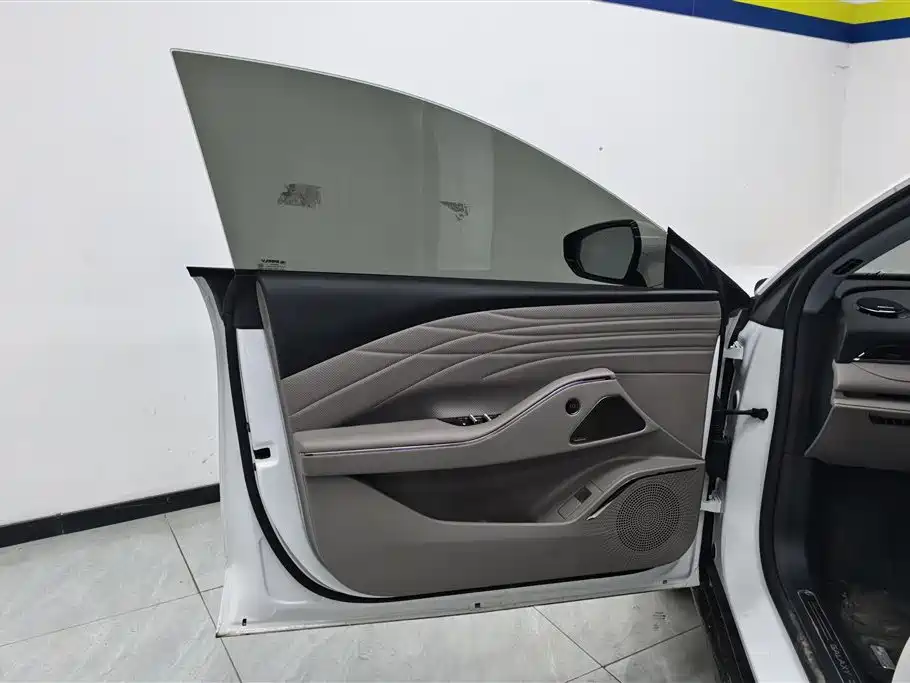 GEELY GALAXY GALAXY SPARKLE 8