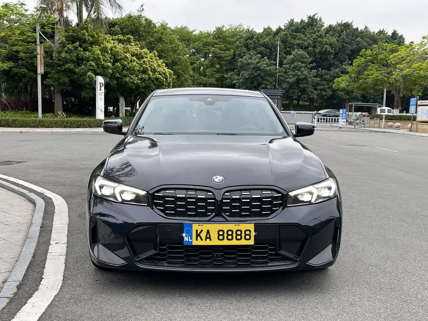 BMW 3 Series 2024 325Li M Sport Shadowline Package фото 2