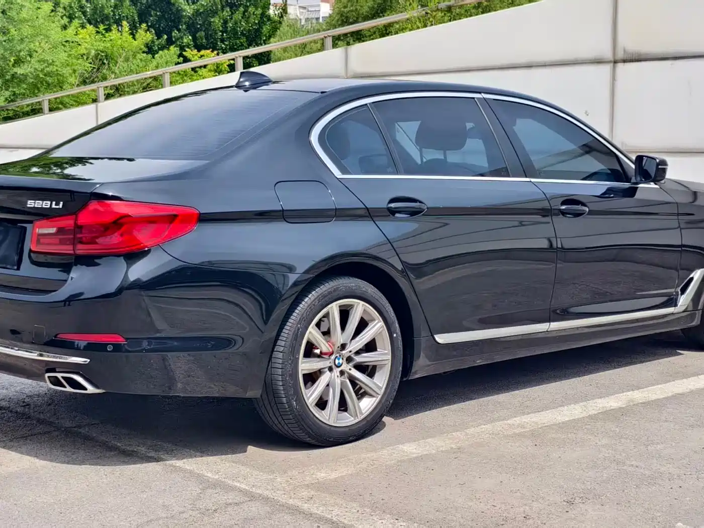 BMW 5 Series 2018 528Li Launch Special Edition фото 9