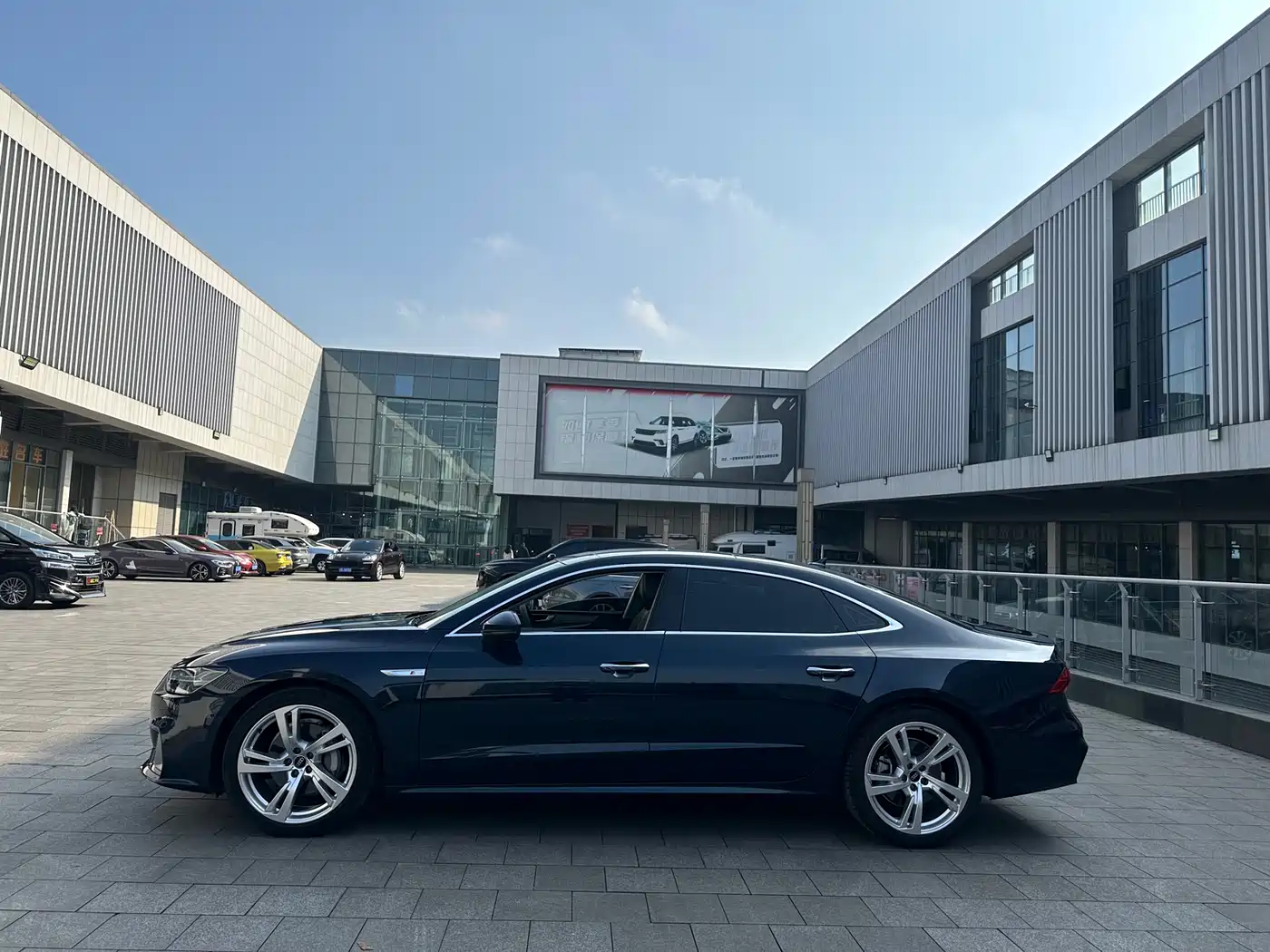 Audi A7L 2024 45 TFSI quattro Premium Luxury фото 7