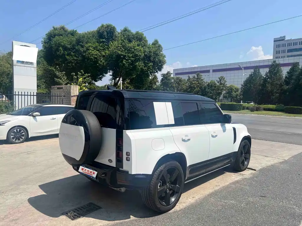 Land Rover Defender 2026 2025 110 3.0T P400 -Dynamic HSE