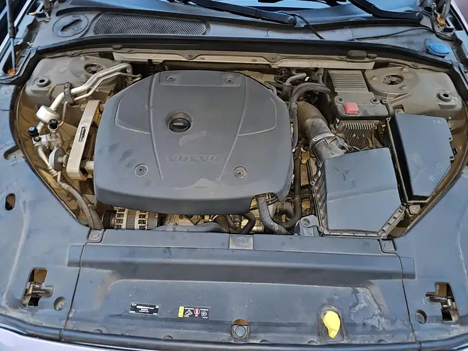 صورة 10 - Volvo V90