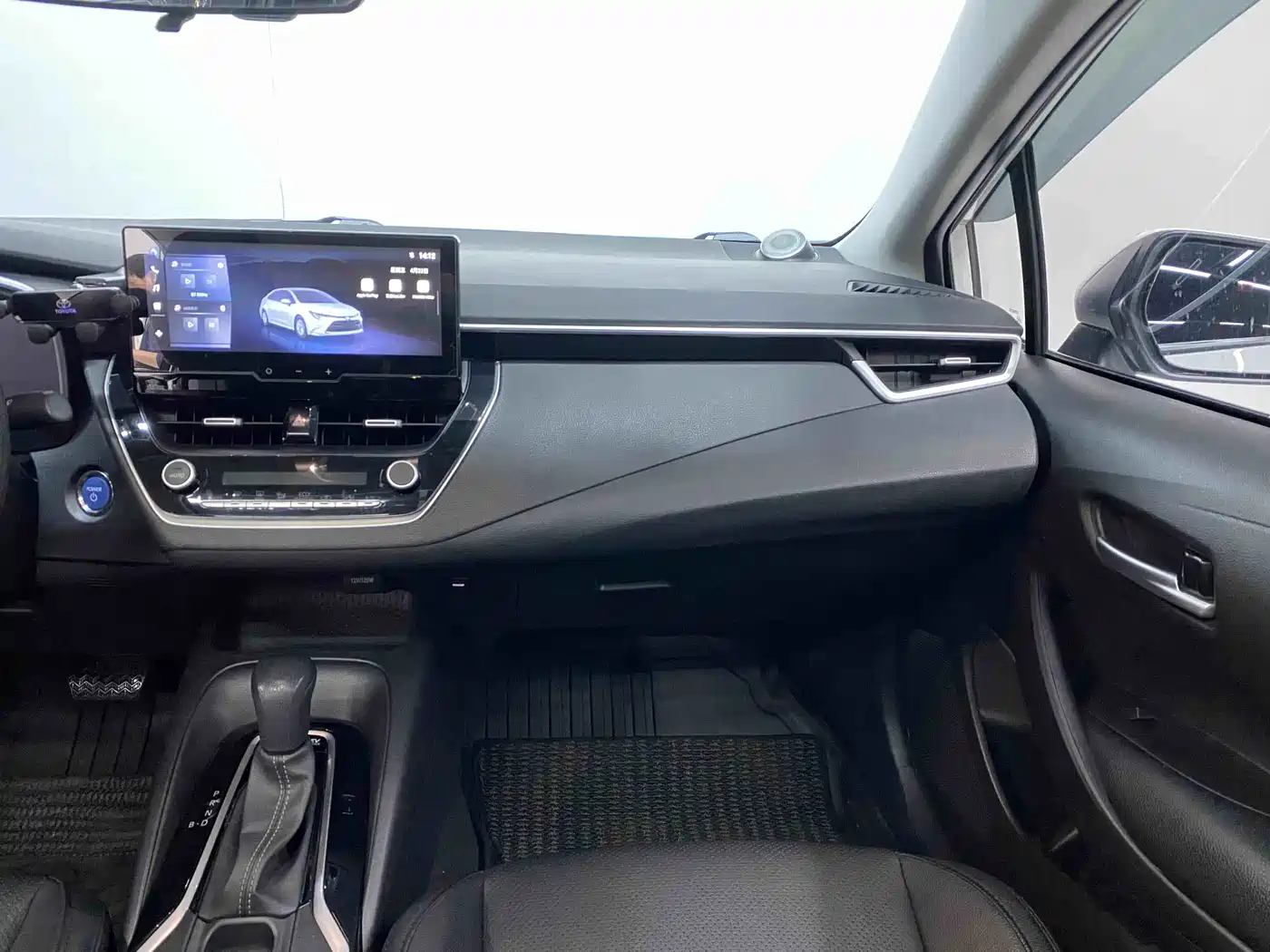 Toyota Levin 2023 Smart Hybrid 1.8L Luxury фото 9