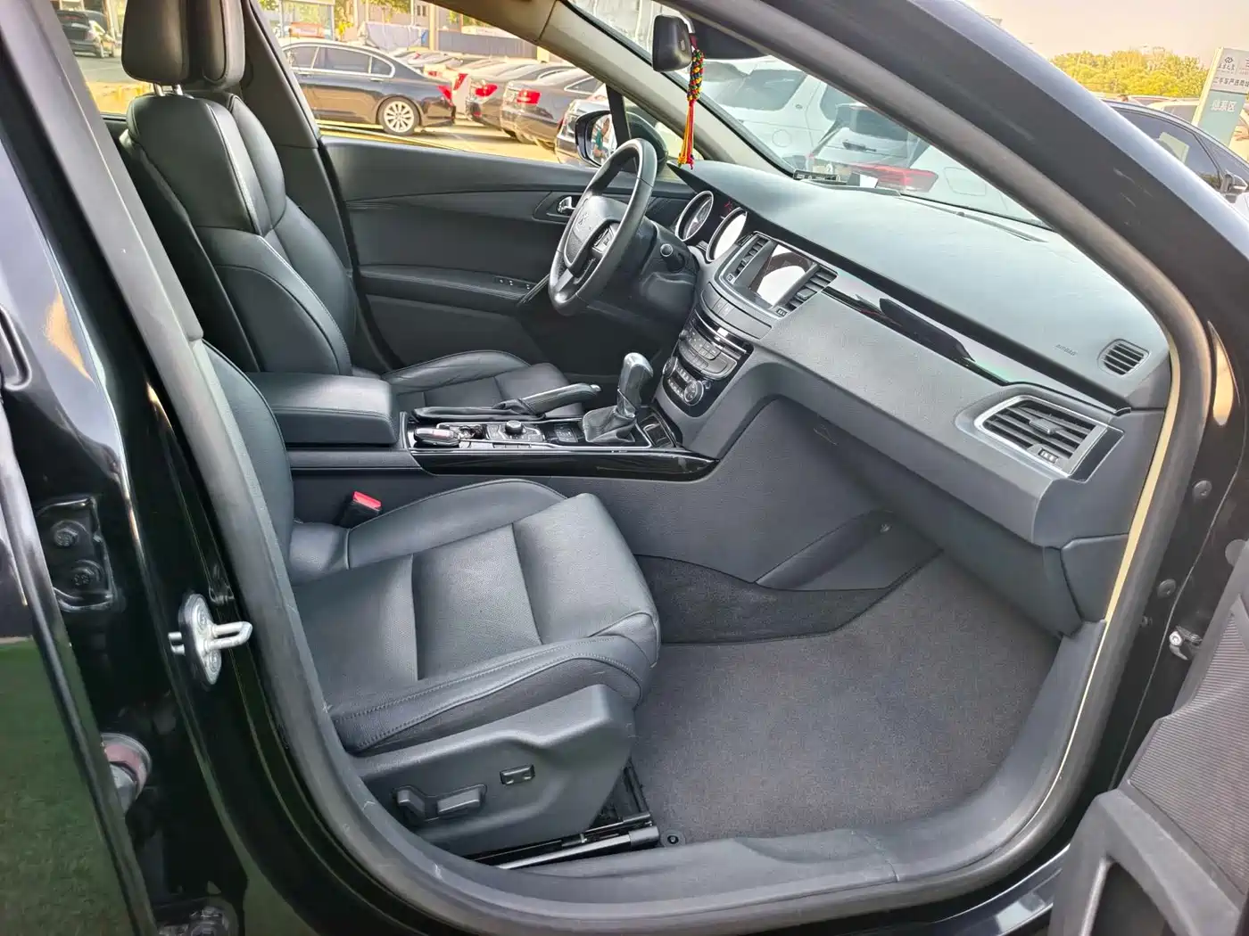 Peugeot 508 2011 2.3L Automatic Flagship фото 17
