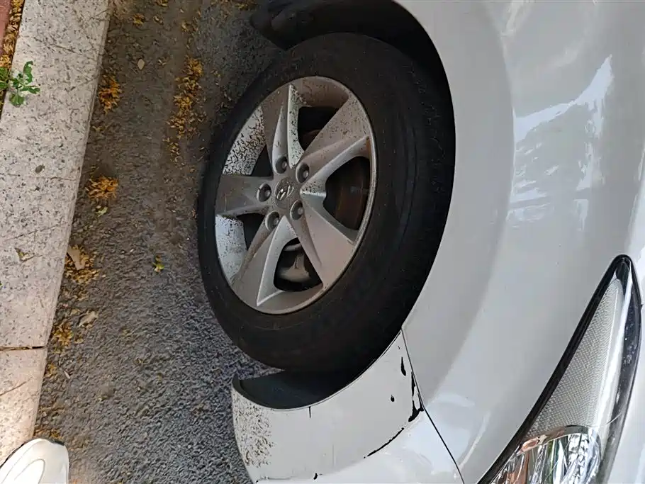 Hyundai Langdong 2013 1.6L Automatic Leading фото 6