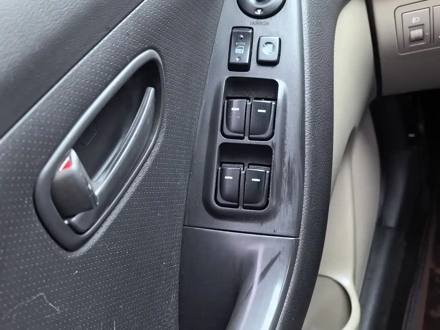 Hyundai Elantra 2011 1.6L Manual Comfort фото 8