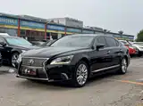 Фото 1 - Lexus LS