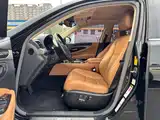 Фото 11 - Lexus LS