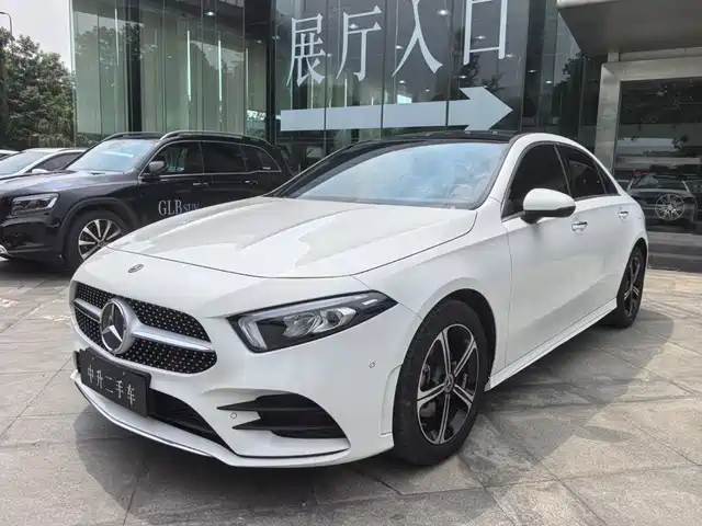 Mercedes-Benz A-Class 2022 Facelift III A 200 L Sport Sedan Fashion — фото 1
