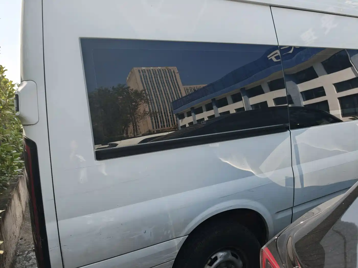 Jiangling JMC Fushun 2024 2023 2.0T Manual Short Wheelbase Medium Roof Business Version 7-Seater (Non-Operational)