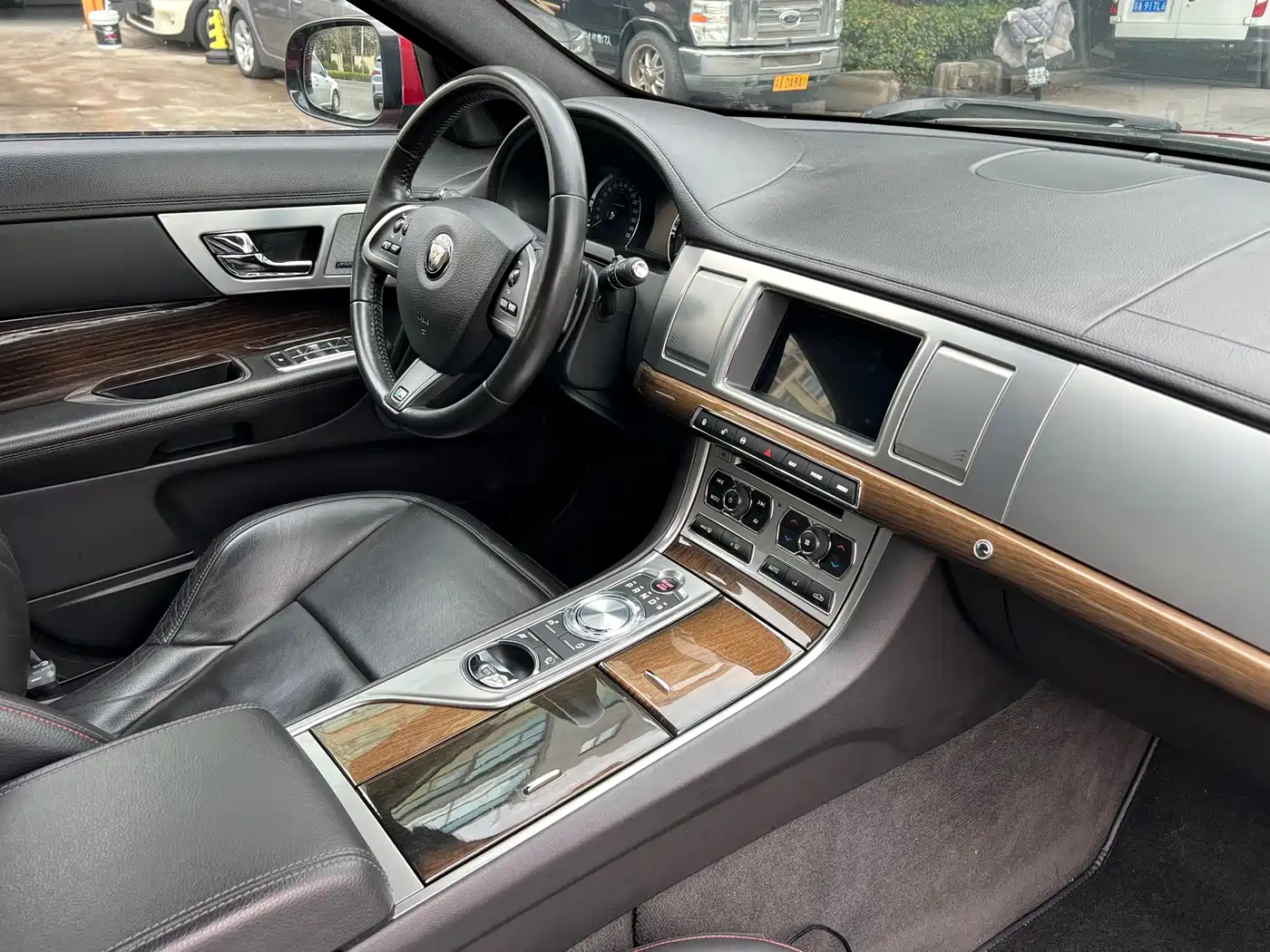 Jaguar XF 2015 2015 XF 3.0 SC R-Sport Luxury Edition
