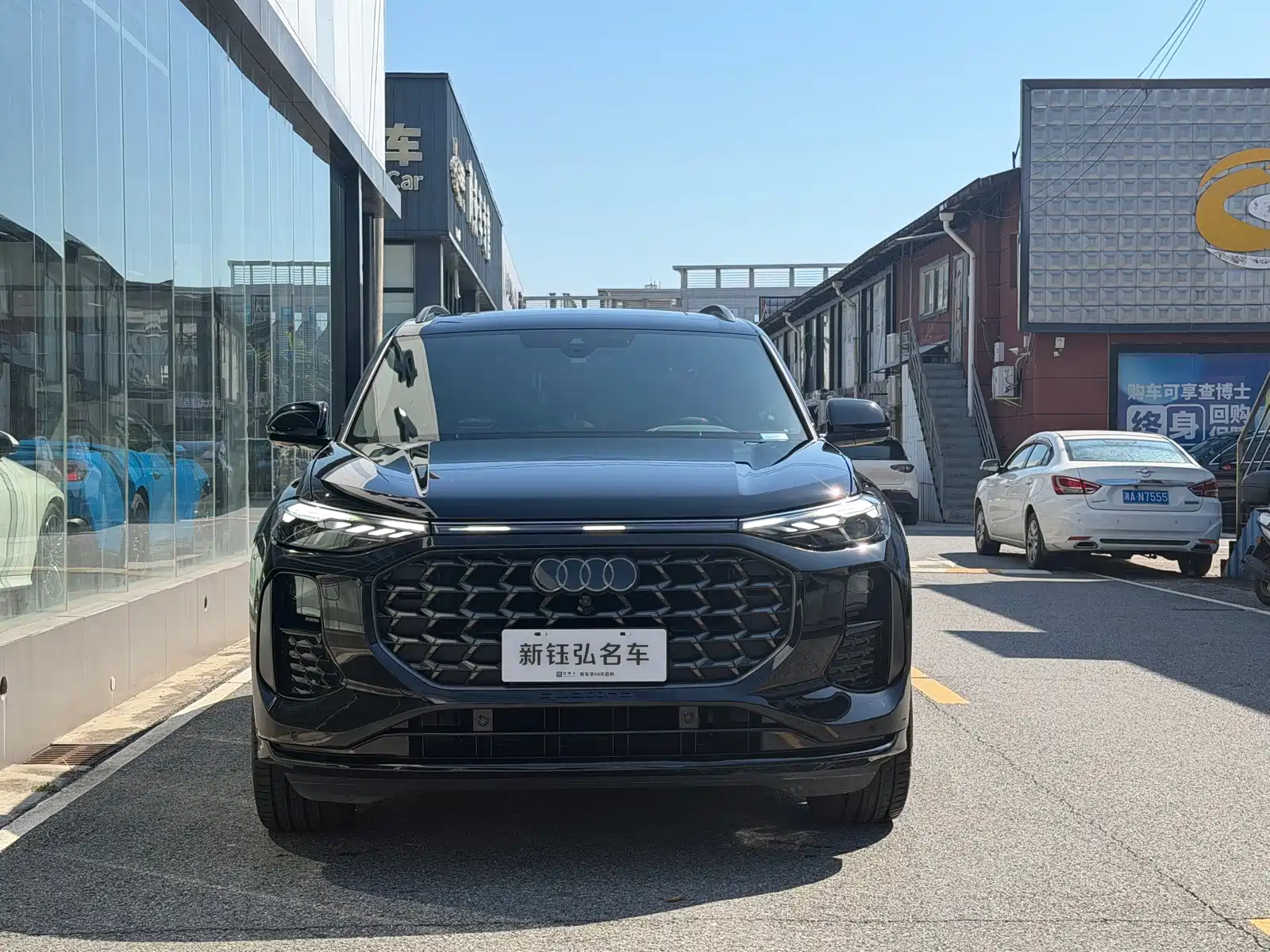 Photo 5 - Audi Q6