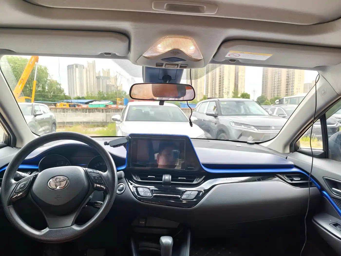 Toyota C-HR 2021 2.0L Comfort Edition фото 4