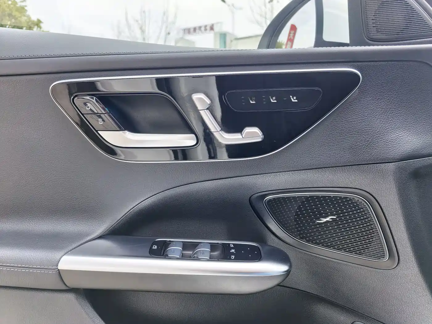 Mercedes-Benz C-Class 2024 C 200 L Sport Edition фото 13