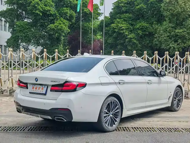 BMW 5 Series 2022 530Li Leading M Sport Package — фото 4
