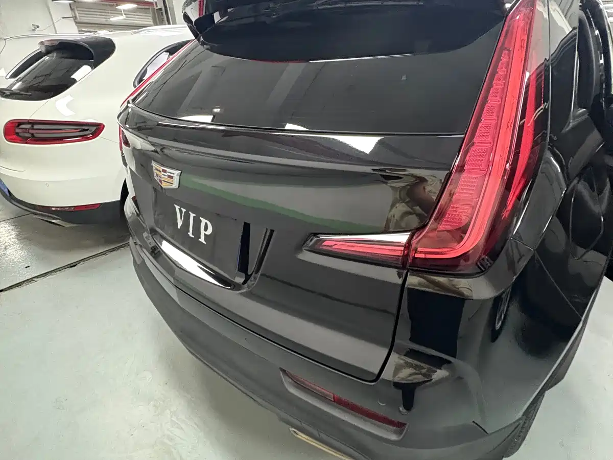 Фото 14 - Cadillac XT4